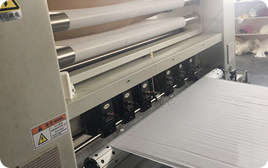 Non-woven fabric slitting machine