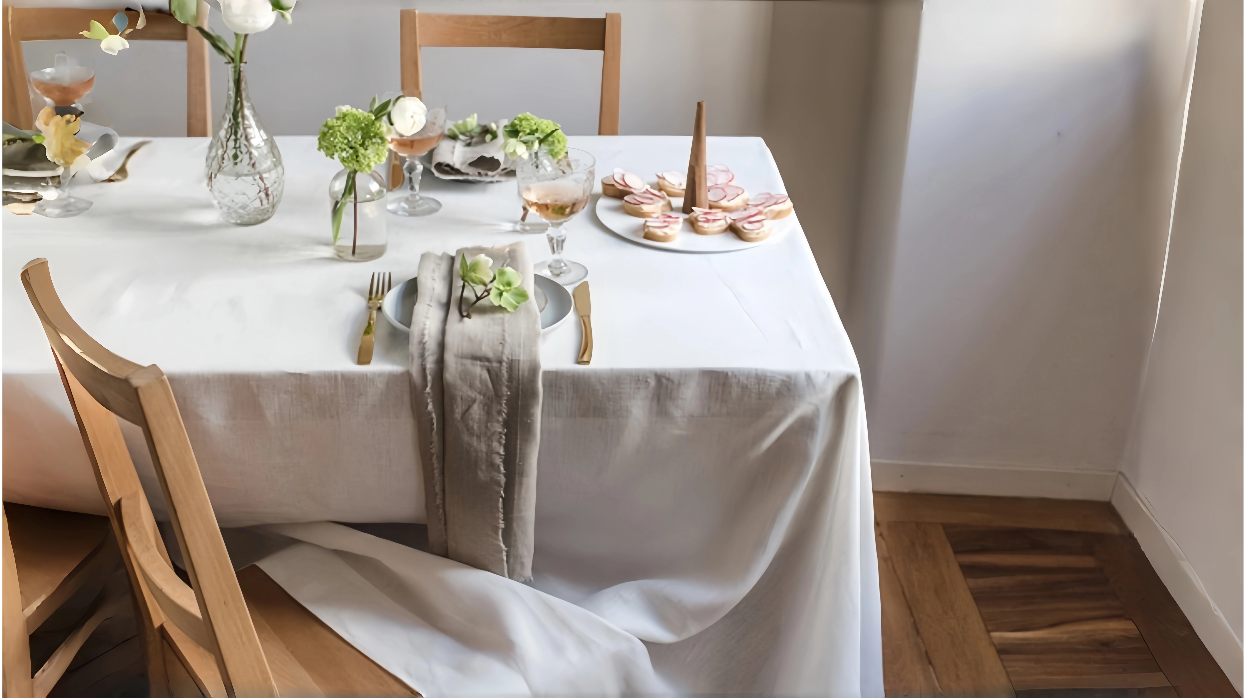 How to Choose the Best Tablecloth Material for Your Event